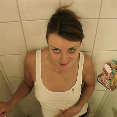 LissLonglegs Porno Video: pi**-Dusche I Wet-Shirt